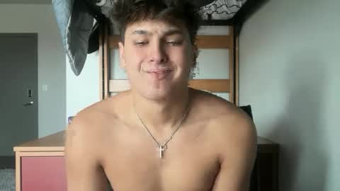 lochlanplayzz online show from February 18, 11:46 pm