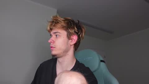 LOGAN FRASER online show from November 2, 2:32 pm