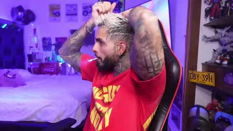 logan_hugh8 online show from March 11, 4:08 am