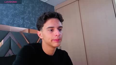 logan madoox online show from September 25, 7:46 pm