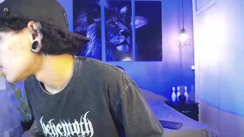 Snapshot of logan_peach5 chatting on September 20, 11:32 am logan_peach5 online show from September 20, 11:32 am