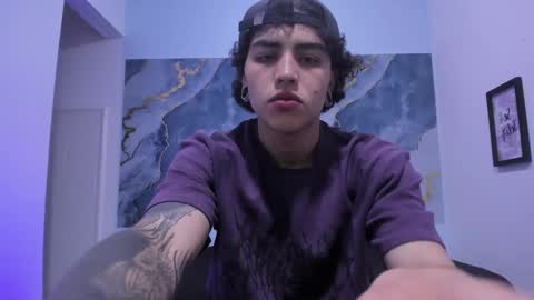 Snapshot of logan_peach5 chatting on September 12, 11:10 am logan_peach5 online show from September 12, 11:10 am