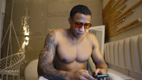 logan_varela online show from April 4, 4:48 pm