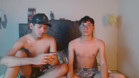 logan_willyams_ online show from November 1, 9:52 pm