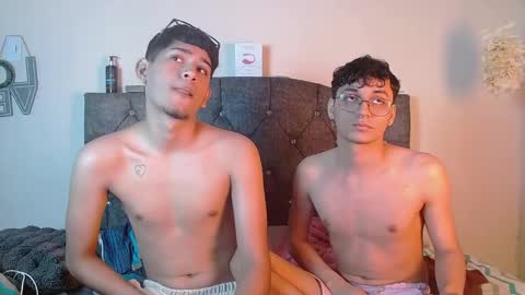 logan_willyams_ online show from October 16, 8:28 pm