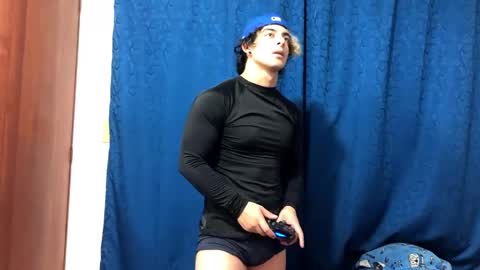 Snapshot of logan_x3 chatting on January 11, 3:23 am Logan online show from January 11, 3:23 am