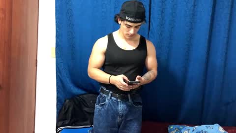 Snapshot of logan_x3 chatting on January 18, 4:19 am Logan online show from January 18, 4:19 am