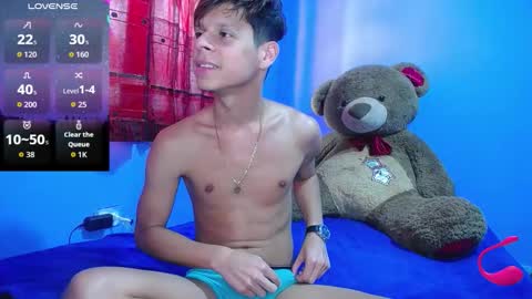 Snapshot of loganevans8 chatting on October 24, 4:42 pm Logan online show from October 24, 4:42 pm