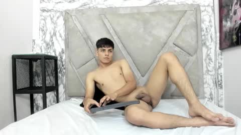 Snapshot of loganjhonson chatting on September 28, 3:15 am loganjhonson online show from September 28, 3:15 am