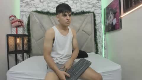 loganjhonson online show from December 4, 2:51 am