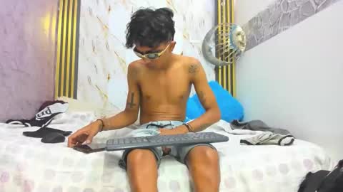 loganjhonson18 online show from May 16, 2:26 pm