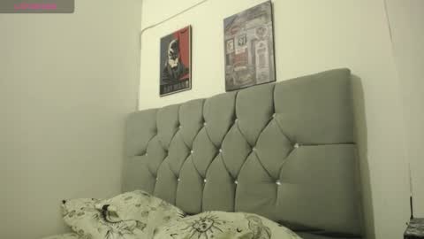 loganjhonson19 online show from January 7, 2:27 am