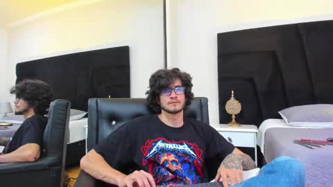 Loggan online show from January 15, 8:05 pm