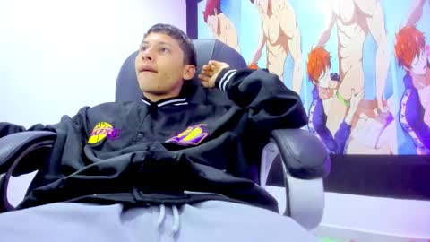 Snapshot of loius_booy chatting on October 11, 7:18 pm Loius Boy online show from October 11, 7:18 pm