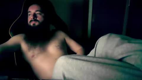 Snapshot of london_man1988 chatting on January 6, 9:43 pm london_man1988 online show from January 6, 9:43 pm