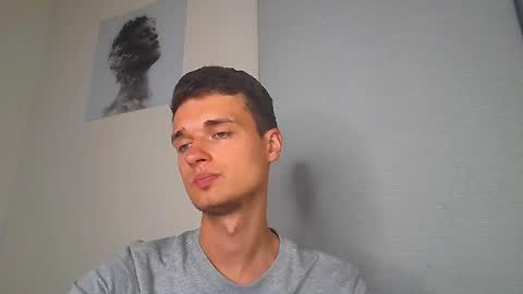 london_tomy online show from April 8, 1:39 am