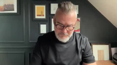 EnglishBear online show from October 10, 9:14 am