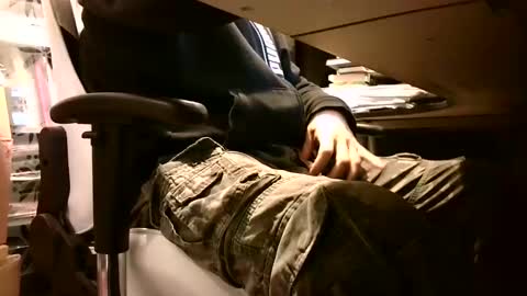 Snapshot of lonelypumabreizh chatting on January 31, 5:30 am Pumabreizh online show from January 31, 5:30 am