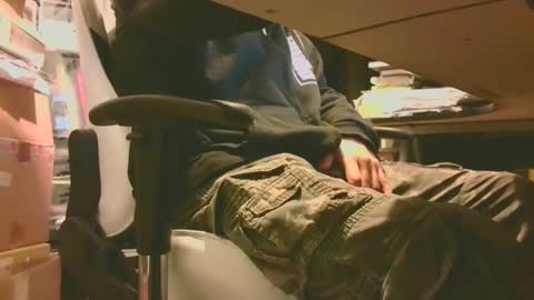Snapshot of lonelypumabreizh chatting on December 11, 7:10 am Pumabreizh online show from December 11, 7:10 am