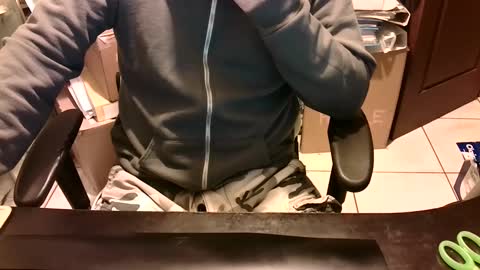 Snapshot of lonelypumabreizh chatting on December 29, 7:28 am Pumabreizh online show from December 29, 7:28 am