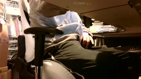 Snapshot of lonelypumabreizh chatting on March 2, 5:23 am Pumabreizh online show from March 2, 5:23 am