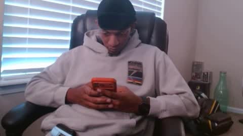 LongKnoxSteel online show from November 17, 8:23 pm