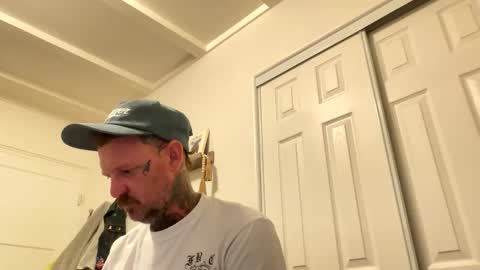 longwalksonthebeach69 online show from March 8, 3:43 am