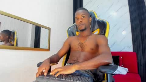 Snapshot of looganx chatting on March 11, 1:45 pm LooganX online show from March 11, 1:45 pm