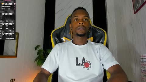 Snapshot of looganx chatting on February 25, 12:55 pm LooganX online show from February 25, 12:55 pm