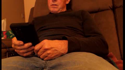 looking469 online show from February 27, 12:34 am