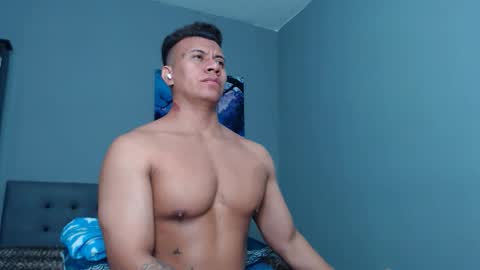 Snapshot of lothbrok_strong chatting on October 18, 1:10 am lothbrok online show from October 18, 1:10 am