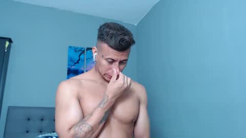 Snapshot of lothbrok_strong chatting on January 25, 12:17 am lothbrok online show from January 25, 12:17 am