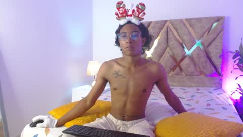 Snapshot of louis_hardstar chatting on December 2, 9:04 pm Louis Valdz online show from December 2, 9:04 pm