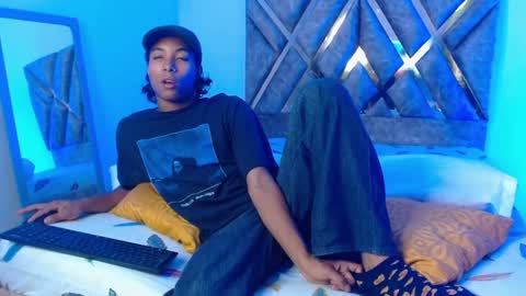 Snapshot of louis_hardstar chatting on January 12, 9:08 pm Louis Valdz online show from January 12, 9:08 pm