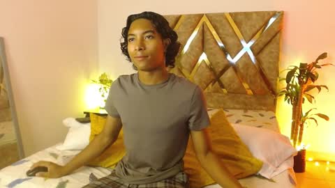 Snapshot of louis_hardstar chatting on January 13, 8:15 pm Louis Valdz online show from January 13, 8:15 pm