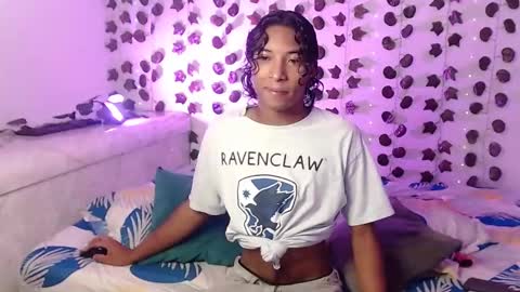 Snapshot of louis_hardstar chatting on February 16, 8:33 pm Louis Valdz online show from February 16, 8:33 pm