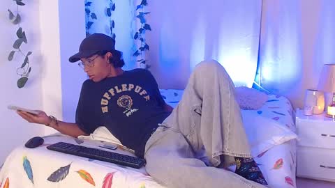 Snapshot of louis_hardstar chatting on December 30, 9:29 pm Louis Valdz online show from December 30, 9:29 pm