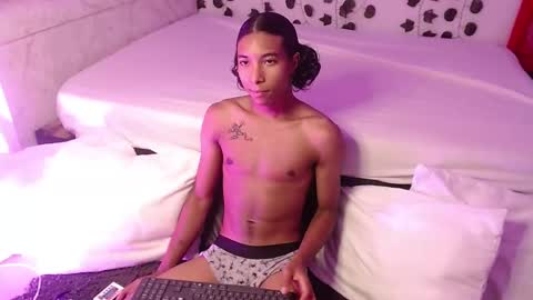 Snapshot of louis_hardstar chatting on March 8, 5:36 am Louis Valdz online show from March 8, 5:36 am