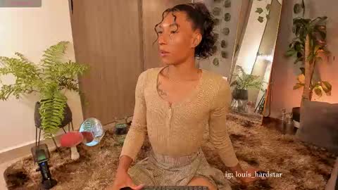 Louis Valdz online show from February 8, 1:00 am