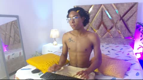 Snapshot of louis_hardstar chatting on December 6, 10:41 pm Louis Valdz online show from December 6, 10:41 pm