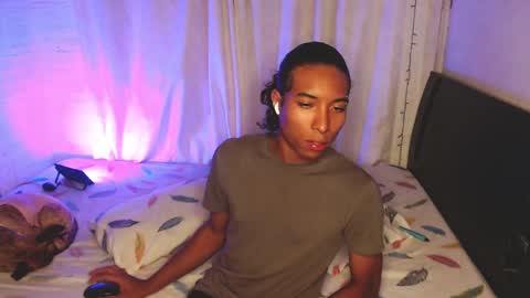 Snapshot of louis_hardstar chatting on February 8, 6:12 am Louis Valdz online show from February 8, 6:12 am