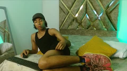 Snapshot of louis_hardstar chatting on January 11, 7:38 pm Louis Valdz online show from January 11, 7:38 pm
