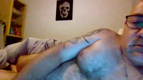 lover010983 online show from September 13, 4:57 am