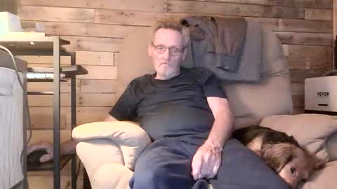 just here to have fun and cum online show from April 22, 11:37 am