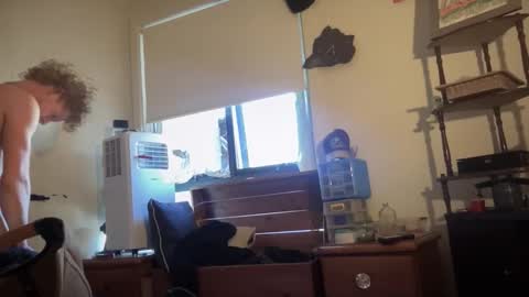 lowkey42011 online show from November 16, 7:32 am