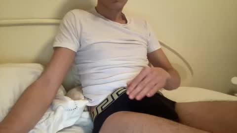 Snapshot of lsassuoli9495 chatting on December 2, 5:02 pm Luke and Simon online show from December 2, 5:02 pm