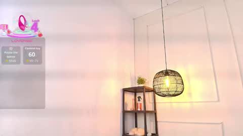 lUAN online show from November 23, 7:47 pm