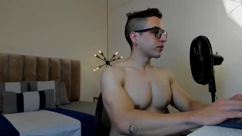 Snapshot of luca_morettii chatting on September 11, 12:37 pm luca_morettii online show from September 11, 12:37 pm