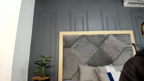 luca_morettii online show from November 8, 12:08 pm