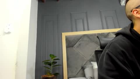 Snapshot of luca_morettii chatting on October 7, 12:31 pm luca_morettii online show from October 7, 12:31 pm